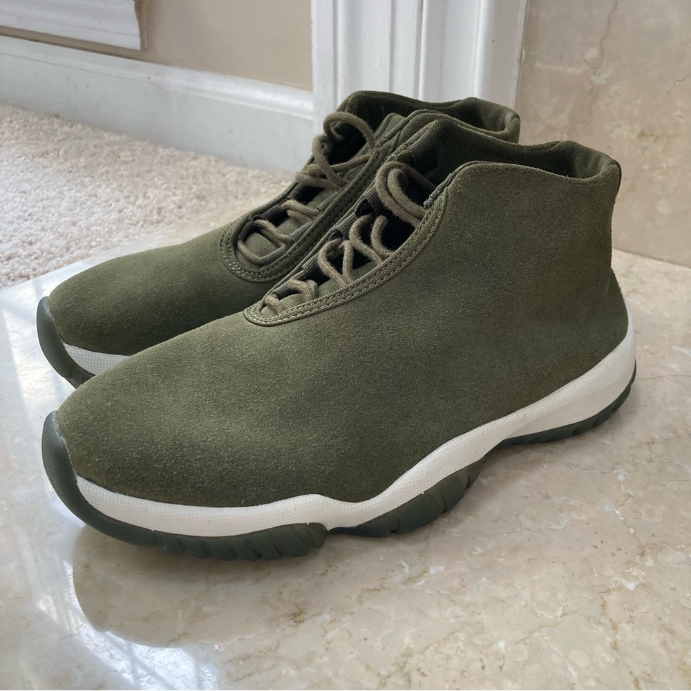 Nike Women’s Air Jordan Future Olive Green Canvas Phantom Suede Sneakers, Size 5